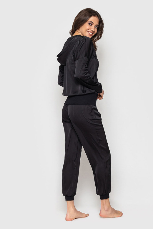 Женский шелковый костюм German Volf: джоггеры и кофта