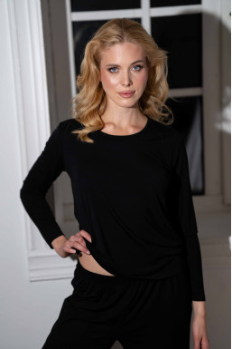 Лонгслів жіночий з мікромодалу, чорний