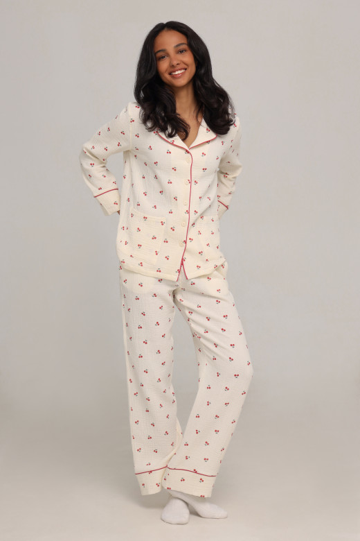 Піжамний костюм з мусліну з вишеньками та бордовим кантом від German Volf