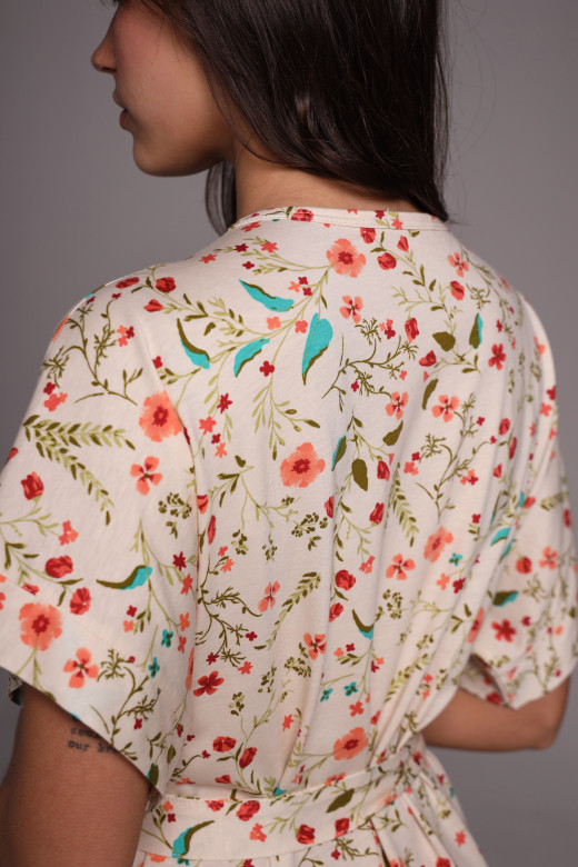 Лёгкий женский халат в стиле прованс с цветочным узором German Volf