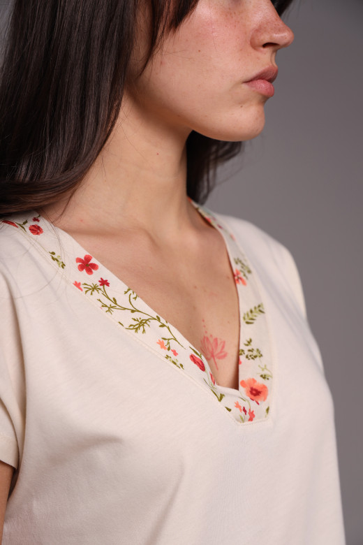 Ночная сорочка молочного цвета с цветочным кантом German Volf