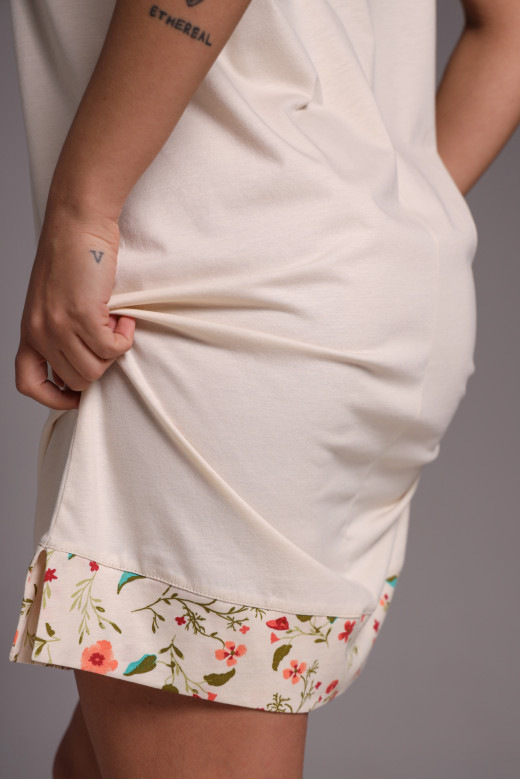 Ночная сорочка молочного цвета с цветочным кантом German Volf