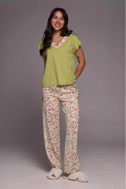 Женская футболка из кулира с цветочным кантом German Volf — зеленый оттенок, свободный крой