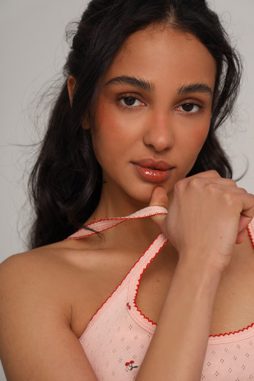 Женская сорочка на тонких бретелях с принтом вишен из коллекции  "My Cherry" — German Volf