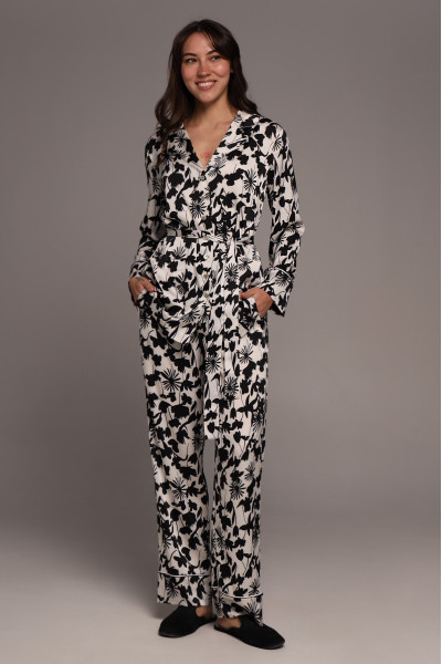 Женский шелковый домашний костюм с кофтой на пуговицах и штанами "Луиза", черный с белым