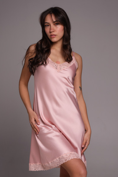 Сорочка нічна шовкова з мереживом, колір рожевий