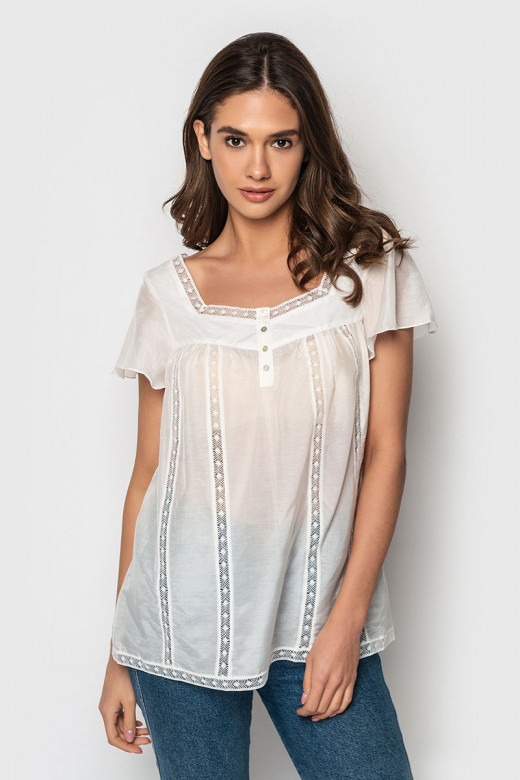 Блуза жіноча з батисту з мереживом