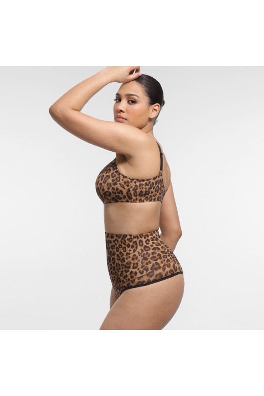 Корректирующий топ на тонких бретелях с застежкой на крючки German Volf